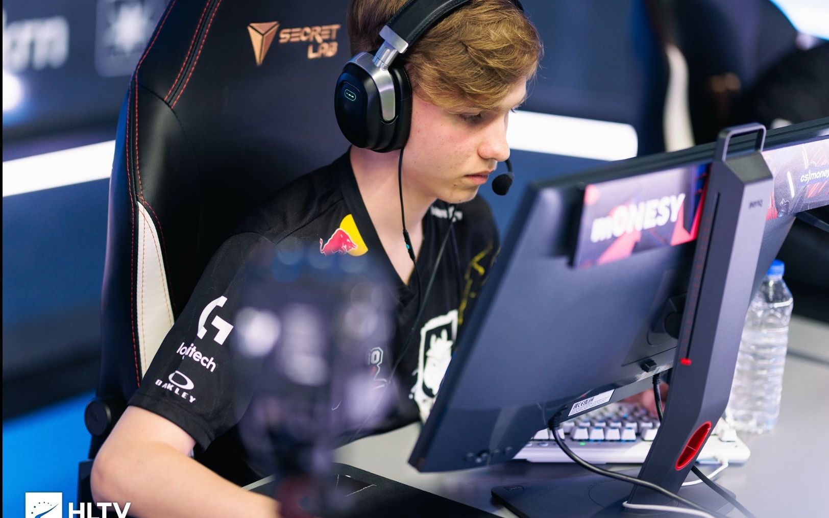 相较之下 相较之下