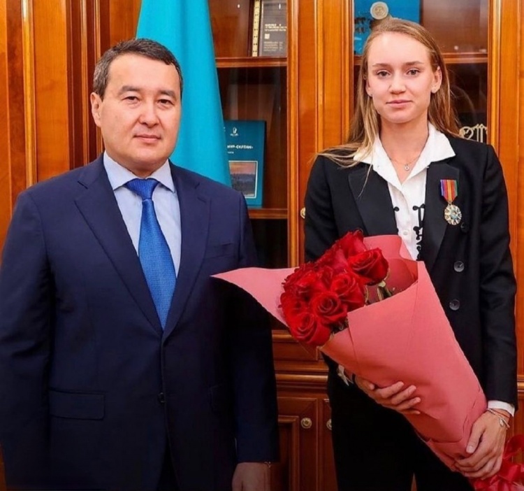 足球而闻名 足球而闻名